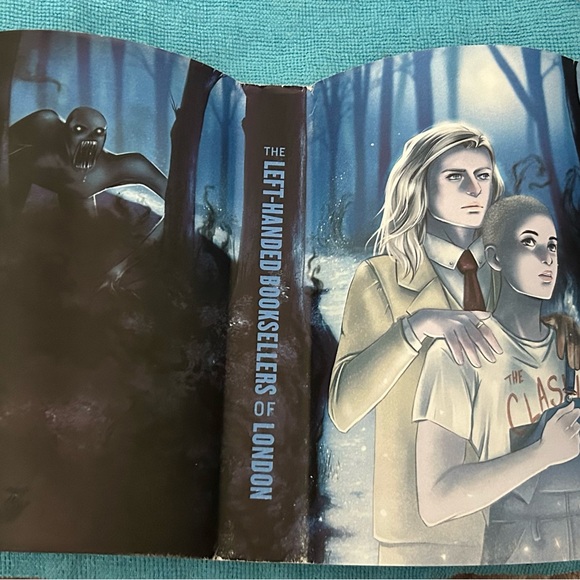 “The Left-Handed Book Sellers of London” Book written by:Garth Nix - Picture 12 of 16